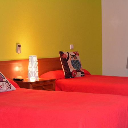 Hostal Gastrobar Carmelo Villarejo de Salvanés エクステリア 写真