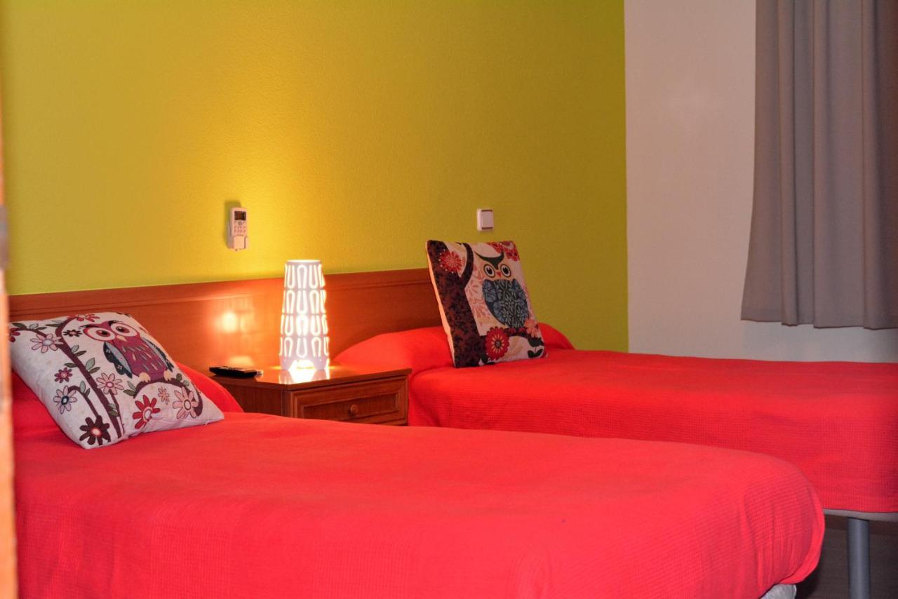 Hostal Gastrobar Carmelo Villarejo de Salvanés エクステリア 写真
