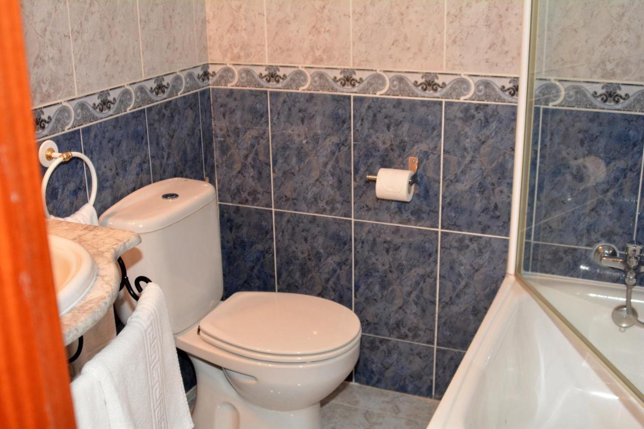 Hostal Gastrobar Carmelo Villarejo de Salvanés エクステリア 写真