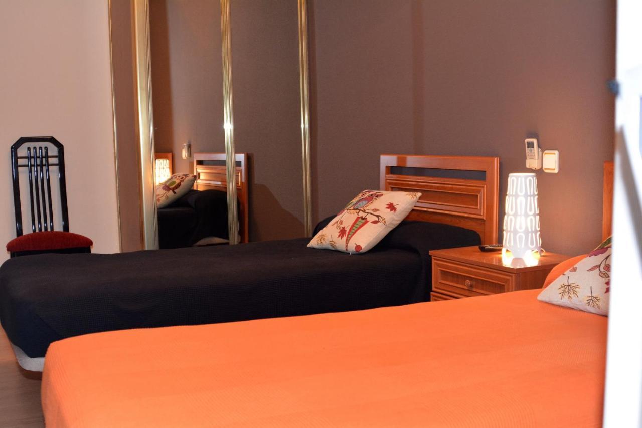 Hostal Gastrobar Carmelo Villarejo de Salvanés エクステリア 写真