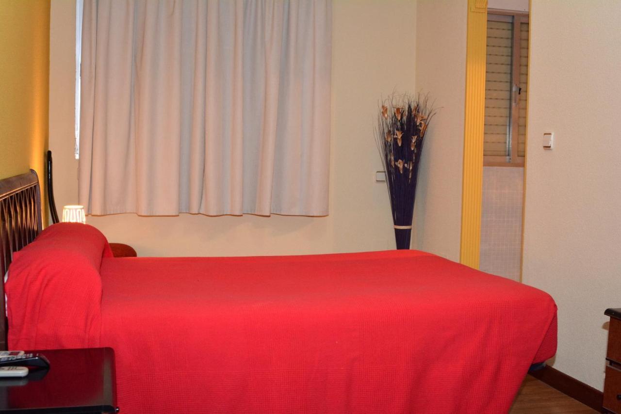 Hostal Gastrobar Carmelo Villarejo de Salvanés エクステリア 写真