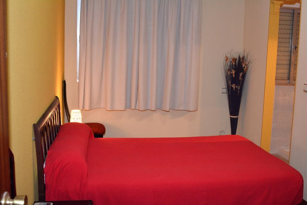 Hostal Gastrobar Carmelo Villarejo de Salvanés エクステリア 写真